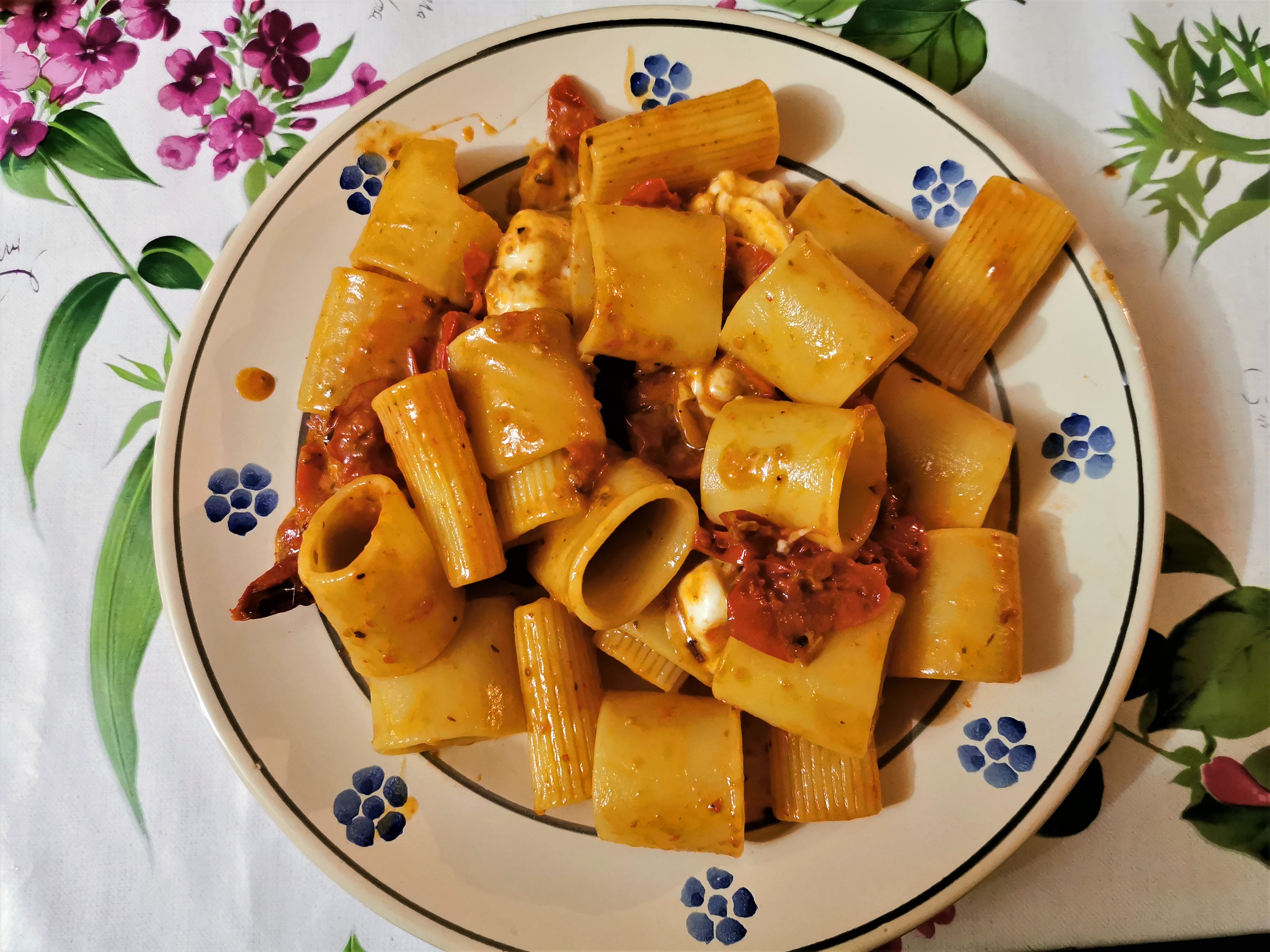 Pasta con i pomodorini Pachino infornati