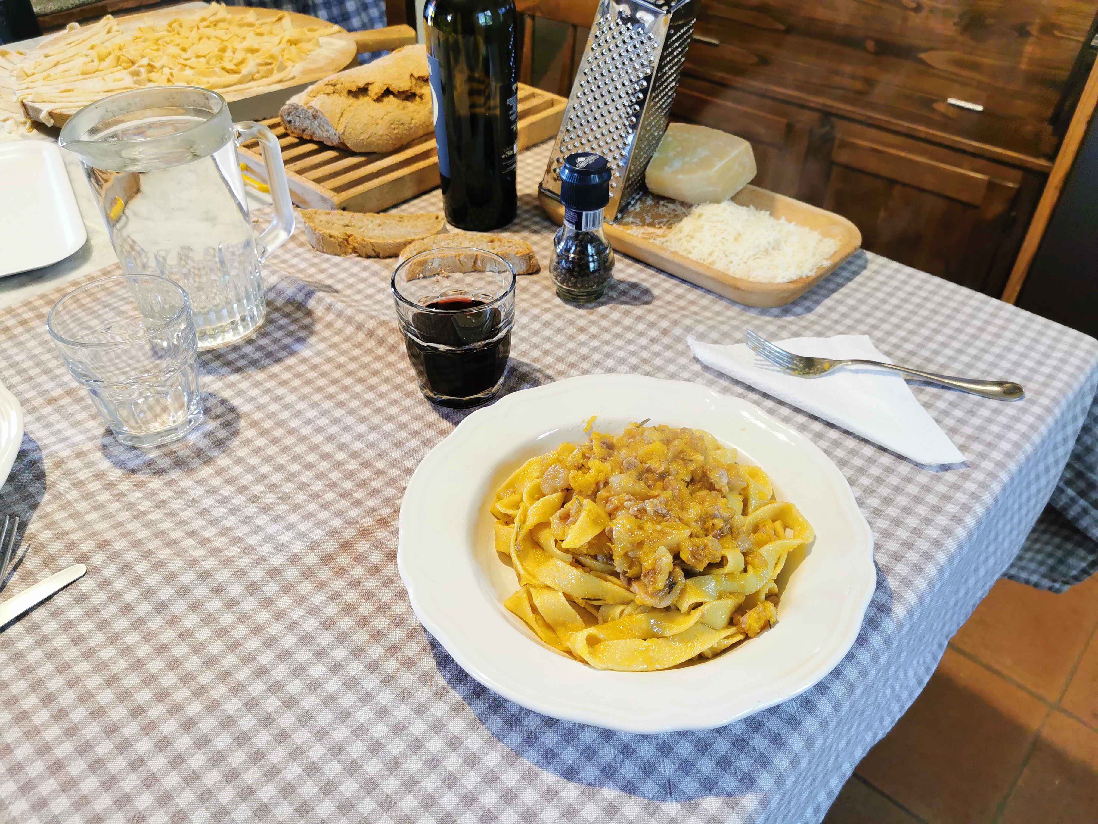 Fettuccine “autunno” zucca, castagne e salsiccia